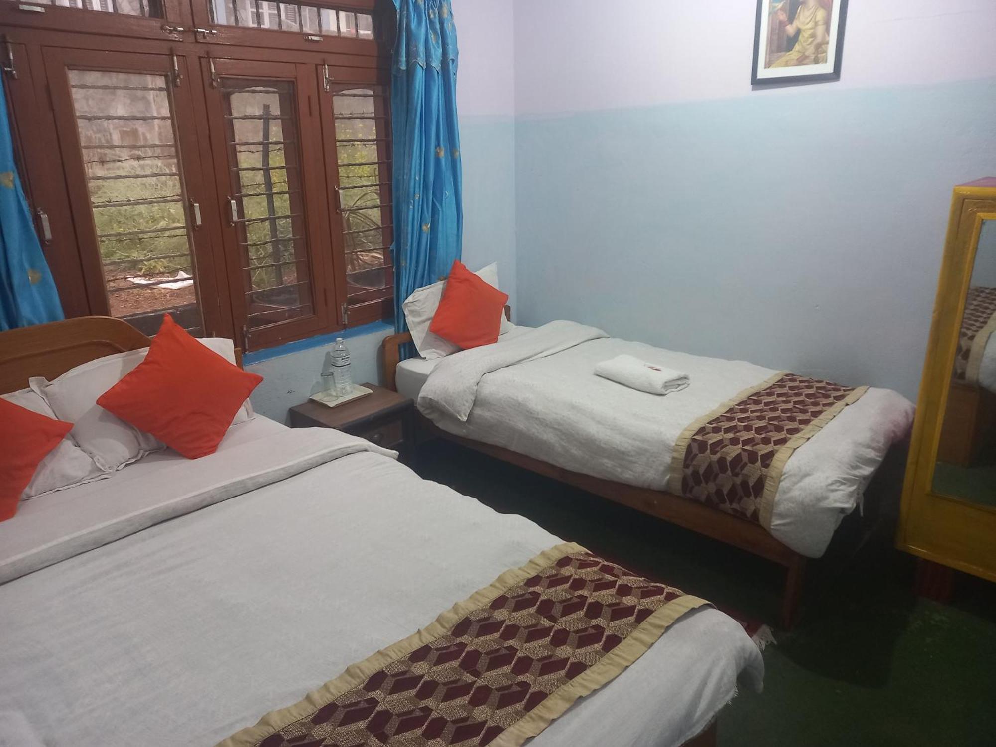Galaxy Inn Guest House Pokhara Eksteriør bilde