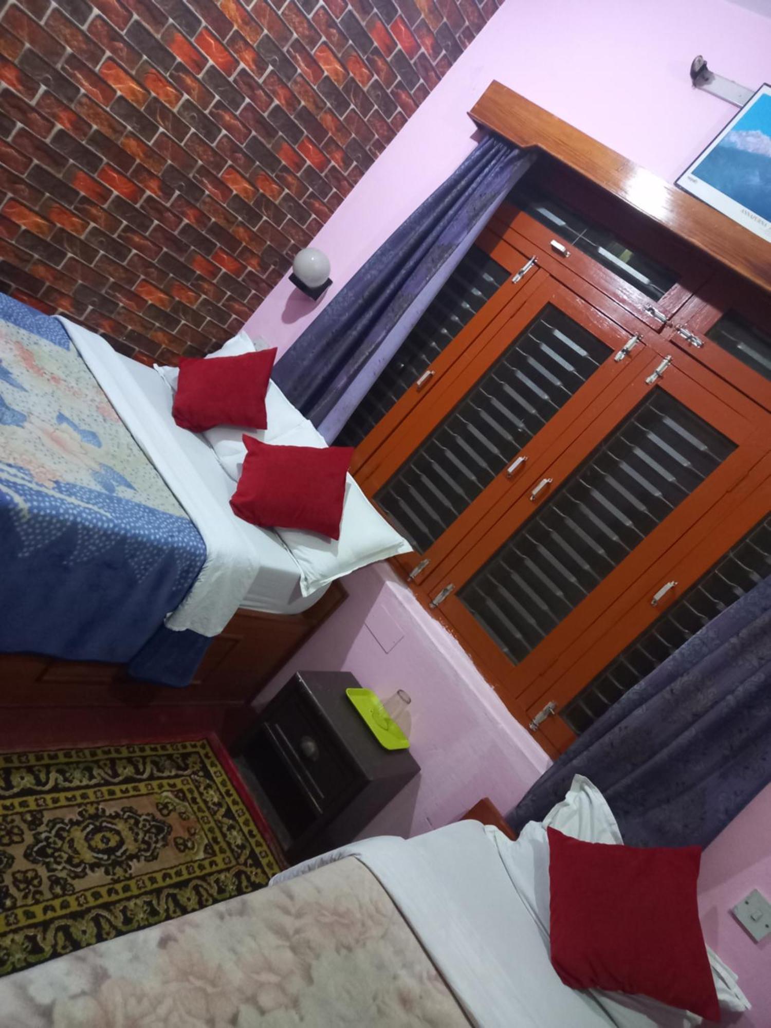 Galaxy Inn Guest House Pokhara Eksteriør bilde